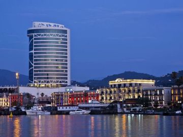 YILBAŞI ÖZEL UÇAKLI BATUM 5*EUPHORİA BATUMİ HOTEL