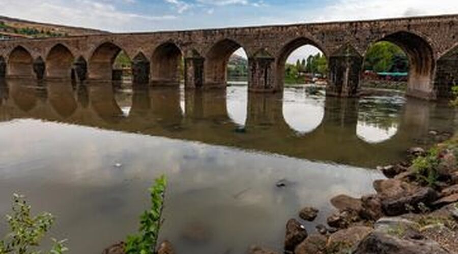 UÇAKLI BUTİK GAZİANTEP URFA MARDİN DİYARBAKIR