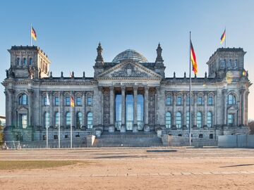 NOEL PAZARLARI İLE YILBAŞI TURU PRAG – BERLİN – KARLOVY VARY - DRESDEN 2026